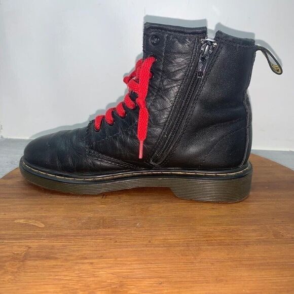 Dr Doc Martens Delaney Youth Size 3 Kids Black Leather Ankle Side Zipper Boots - Picture 2 of 10